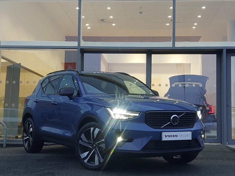 Volvo XC40 2.0 B4p Ultra Dark Blue