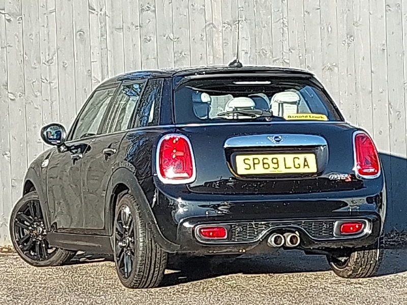 Mini Hatch 2.0 Cooper S Exclusive II SP69LGA Black #2
