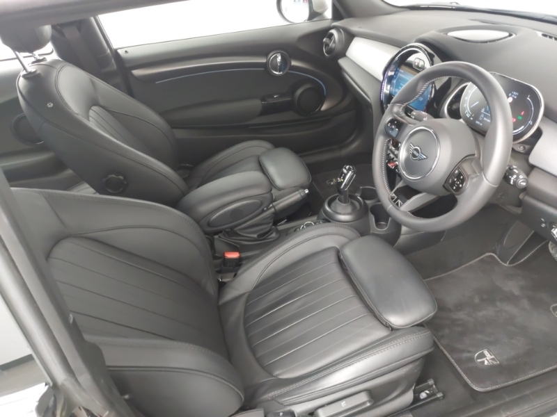 Mini Hatch 1.5 Cooper Exclusive GP72DDE Black #4