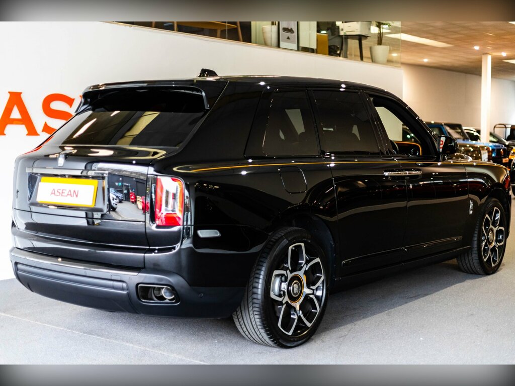 Rolls-Royce Cullinan 6.75 V12 Black Badge Suv 4Wd Euro Black #6