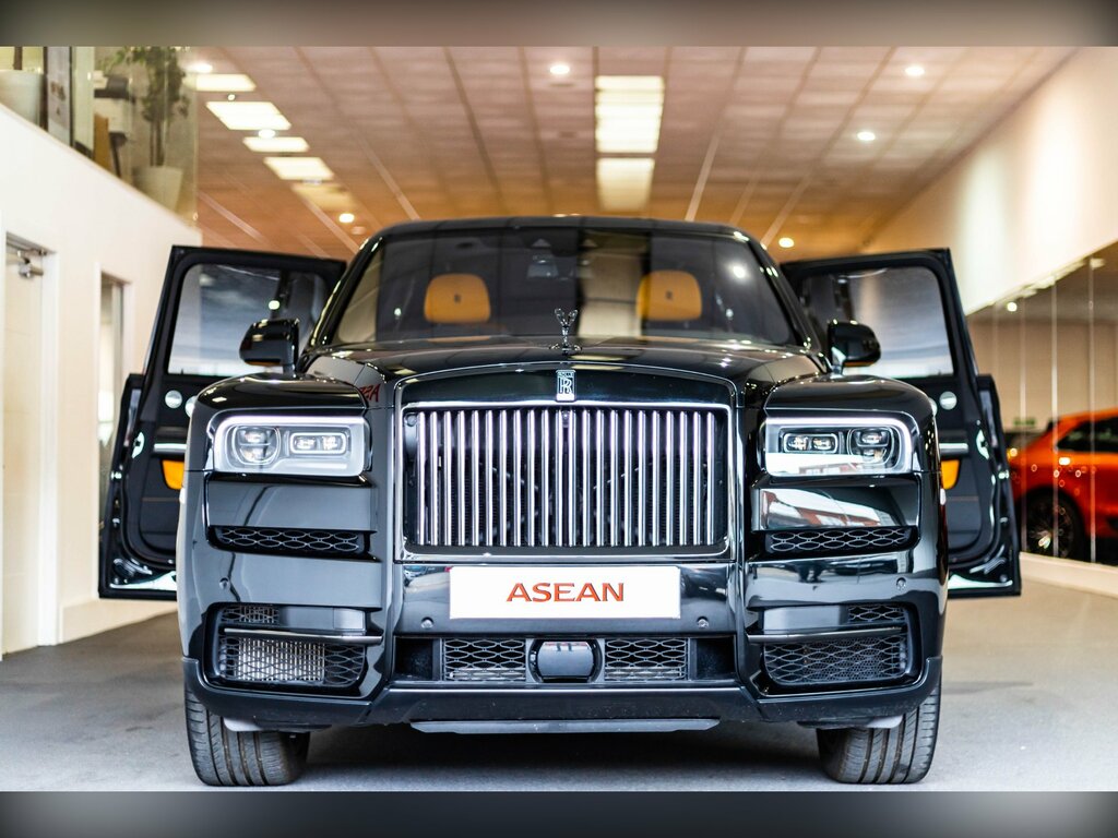 Rolls-Royce Cullinan 6.75 V12 Black Badge Suv 4Wd Euro Black #5
