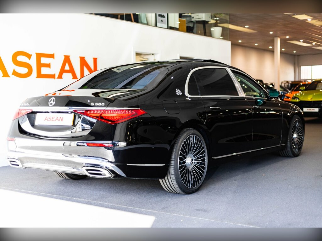 Mercedes-Benz Maybach S Class 4.0 S580h Maybach V8 Mhev First Class Black #4
