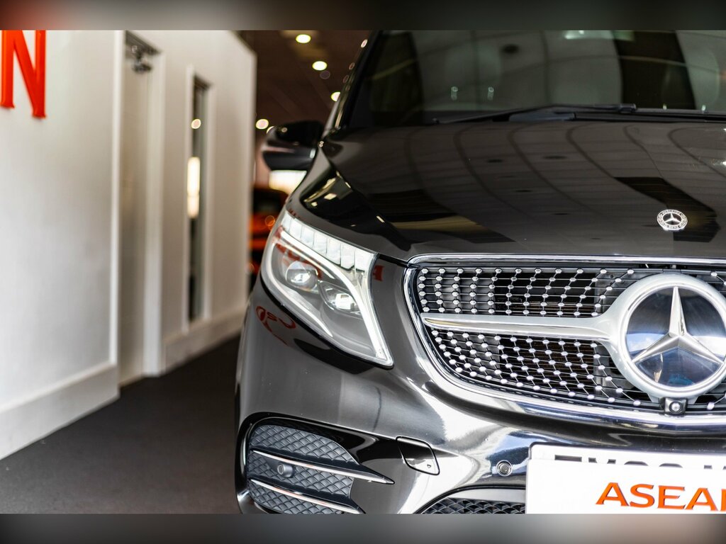 Mercedes-Benz V Class 2.0 V220d Amg Line Xlwb FX20MXD Black #2