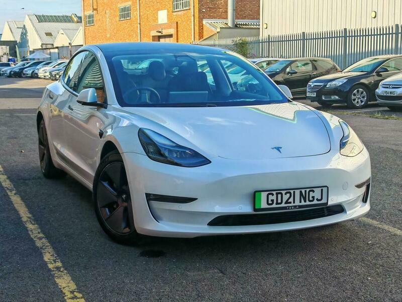 Tesla Model 3 Dual Motor Long Range White