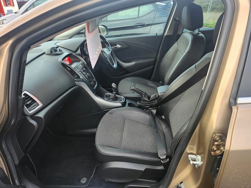Vauxhall Astra Sports Tourer Se 2.0Cdti 16V 165Ps Ss MX63XPZ Brown #6