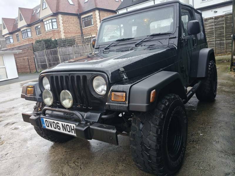 Jeep Wrangler 4.0 Summer Edition Soft Top 4X4 Black #2