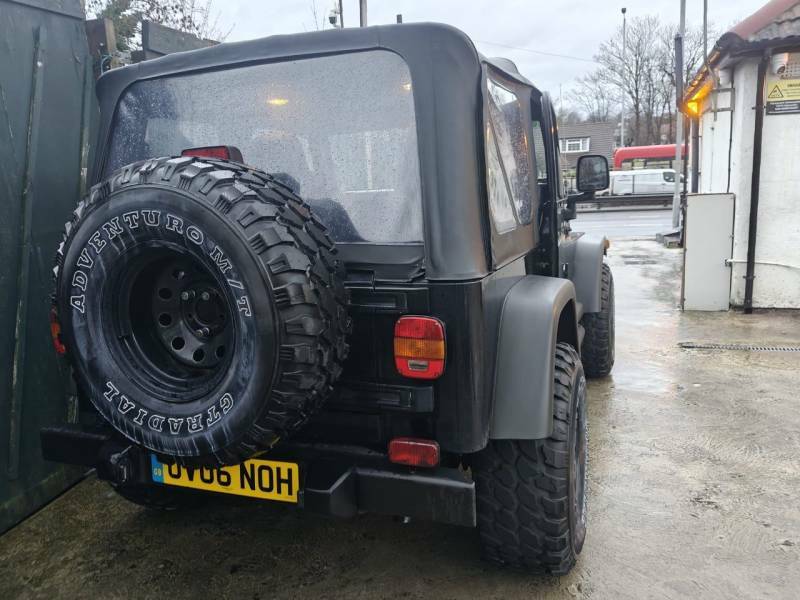 Jeep Wrangler 4.0 Summer Edition Soft Top 4X4 Black #5