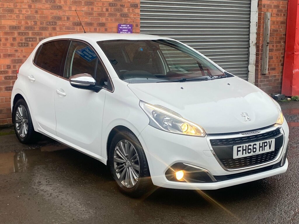 Peugeot 208 1.2 Puretech Allure Euro 6 FH66HPV White #4