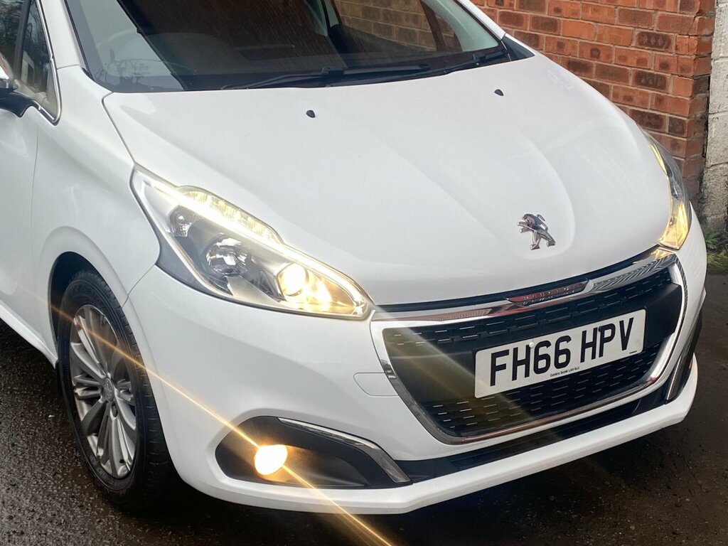 Peugeot 208 1.2 Puretech Allure Euro 6 FH66HPV White #6
