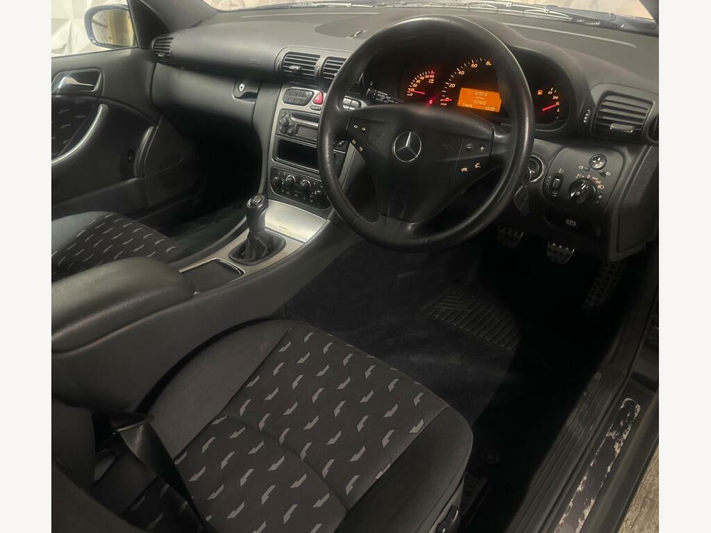 Mercedes-Benz C Class 2.0 C200 Kompressor Sport YE02XYX Blue #4