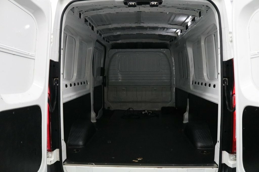 Maxus eDeliver 9 Edeliver 9 Panel Van Black #4