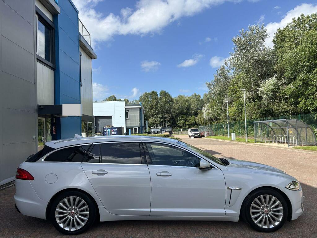Jaguar XF 2.2 D Luxury SJ15DPD White #6