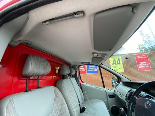 Nissan Primastar Mpv White #23