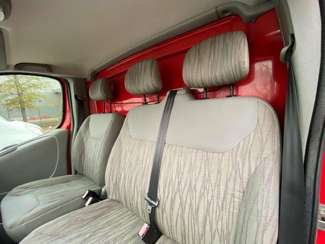 Nissan Primastar Mpv White #12