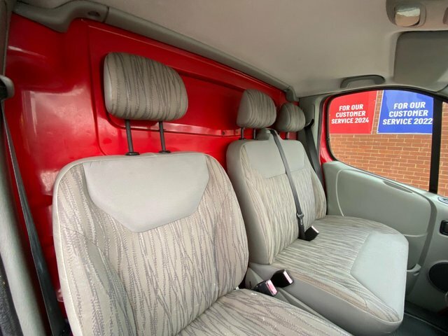 Nissan Primastar Mpv White #7