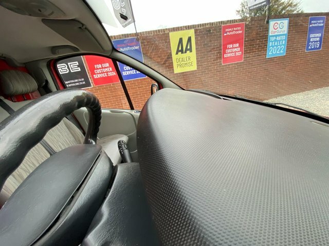 Nissan Primastar Mpv White #42