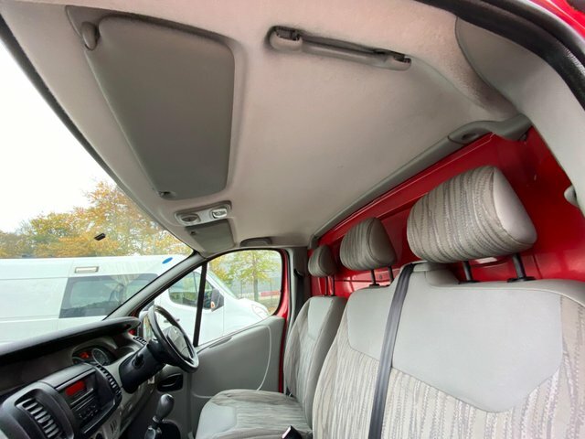 Nissan Primastar Mpv White #29