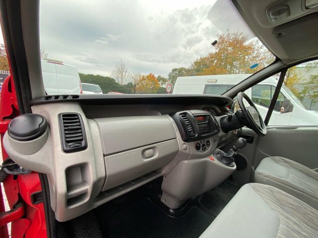 Nissan Primastar Mpv White #13