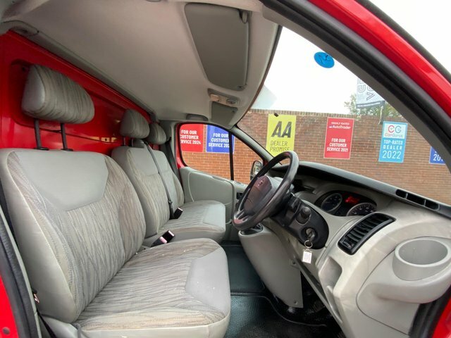 Nissan Primastar Mpv White #21