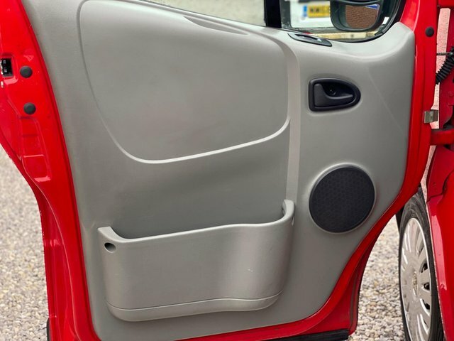 Nissan Primastar Mpv White #19