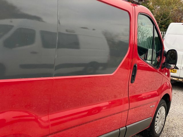 Nissan Primastar Mpv White #40