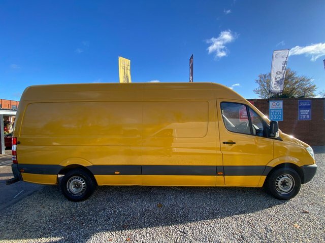 Mercedes-Benz Sprinter Berthking Bedfridgeoven Yellow #5