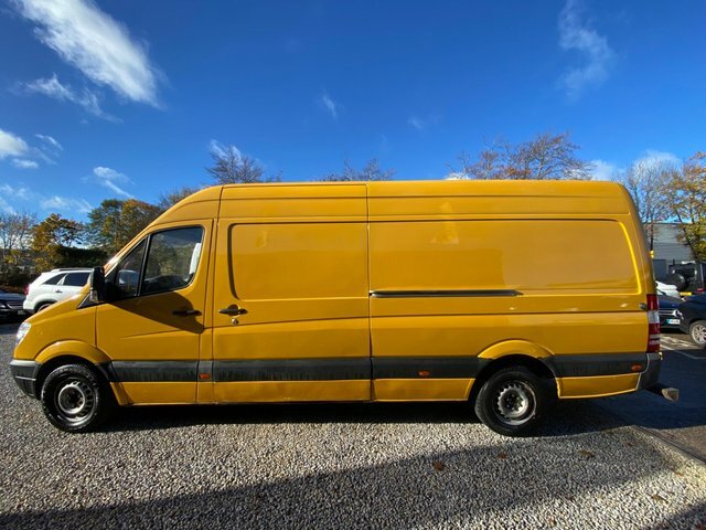 Mercedes-Benz Sprinter Berthking Bedfridgeoven Yellow #6