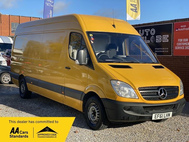 Mercedes-Benz Sprinter Berthking Bedfridgeoven Yellow
