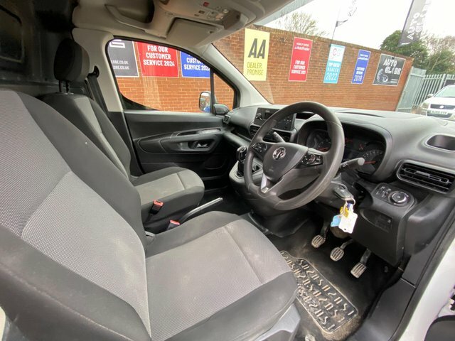 Vauxhall Combo Turbo D 2300 Sportive DN70YFX White #6