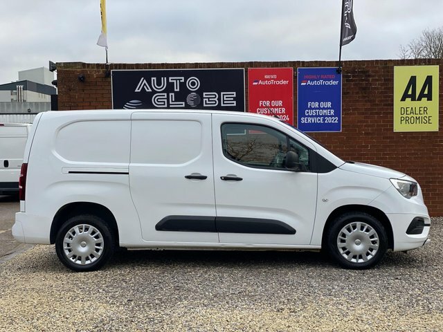 Vauxhall Combo Turbo D 2300 Sportive DN70YFX White #2