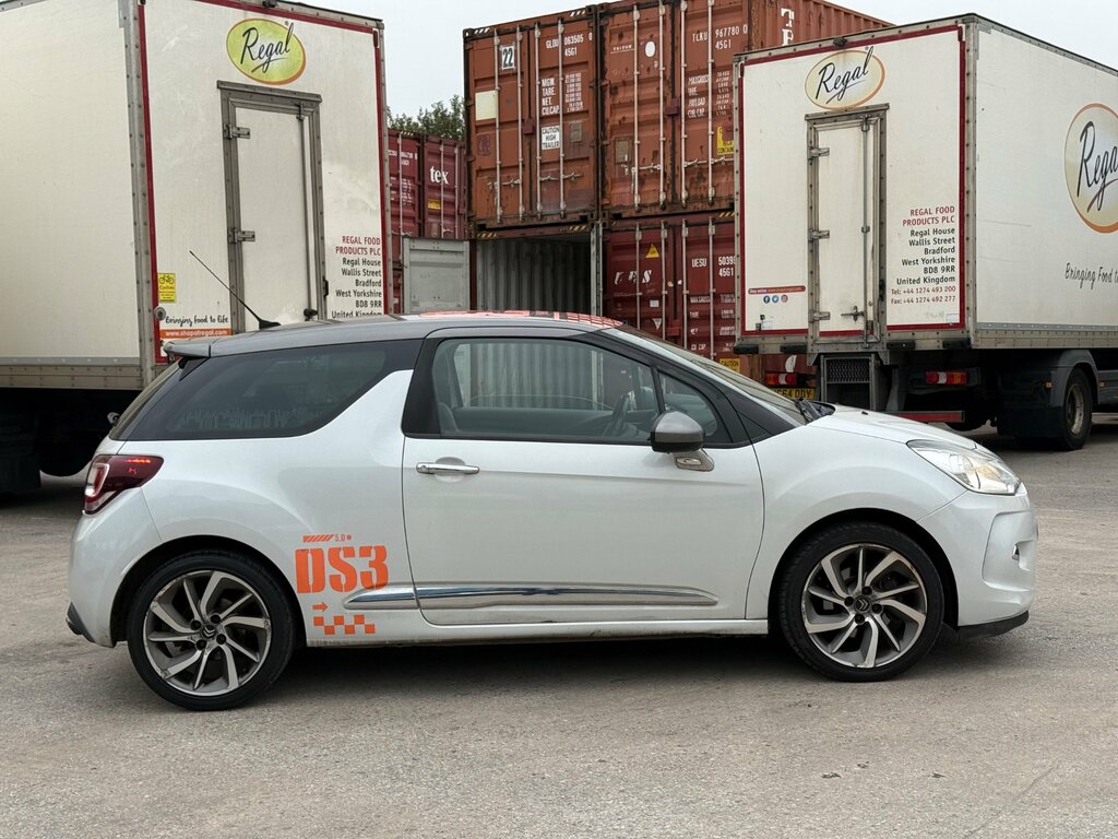 Citroen DS3 1.6 Thp Dstyle Techno Hatchback YA14GVG White #2