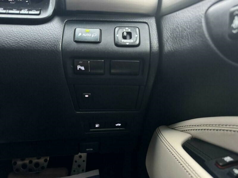 Lexus LS Luxury Black #39