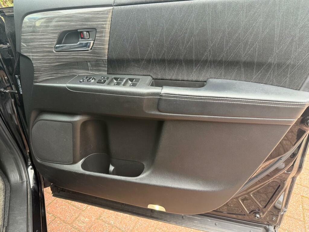 Honda Odyssey Active Hybrid Mpv Silver #10