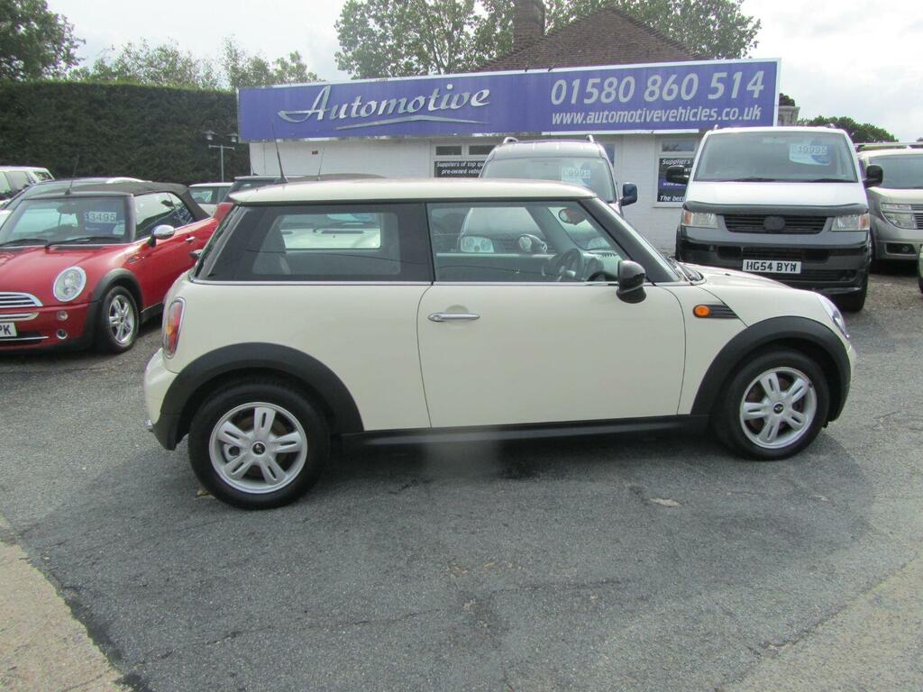 Mini Hatch Hatchback 1.4 First Hatch 2010 White #4