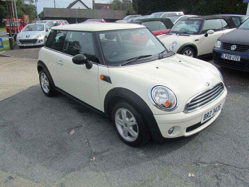Mini Hatch Hatchback 1.4 First Hatch 2010 White #3