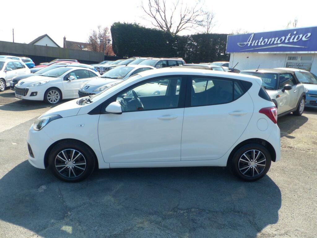 Hyundai I10 Hatchback 1.0 Se 201515 GJ15LBG White #2