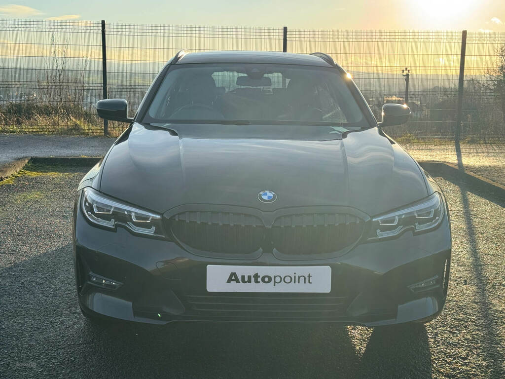 BMW 3 Series 318D Se Step PHZ696 Black #2