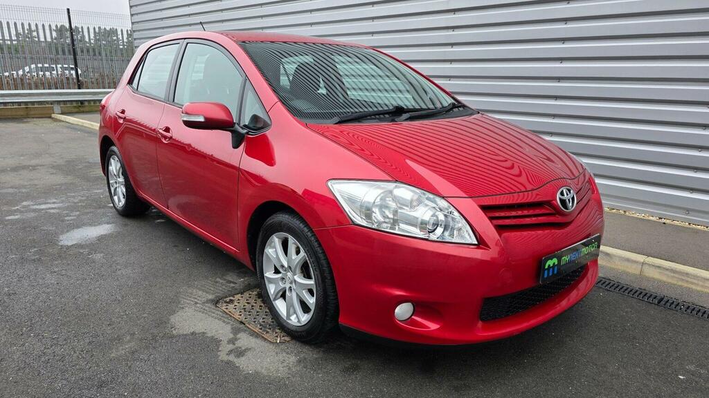 Toyota Auris 1.4 D-4d Tr Euro 5 Red