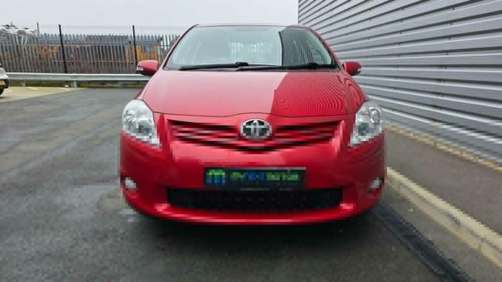 Toyota Auris 1.4 D-4d Tr Euro 5 RK61PFD Red #2