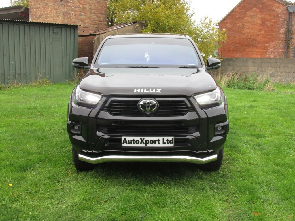 Toyota HILUX Invincible X 2.8 D4d 4Wd Black #2