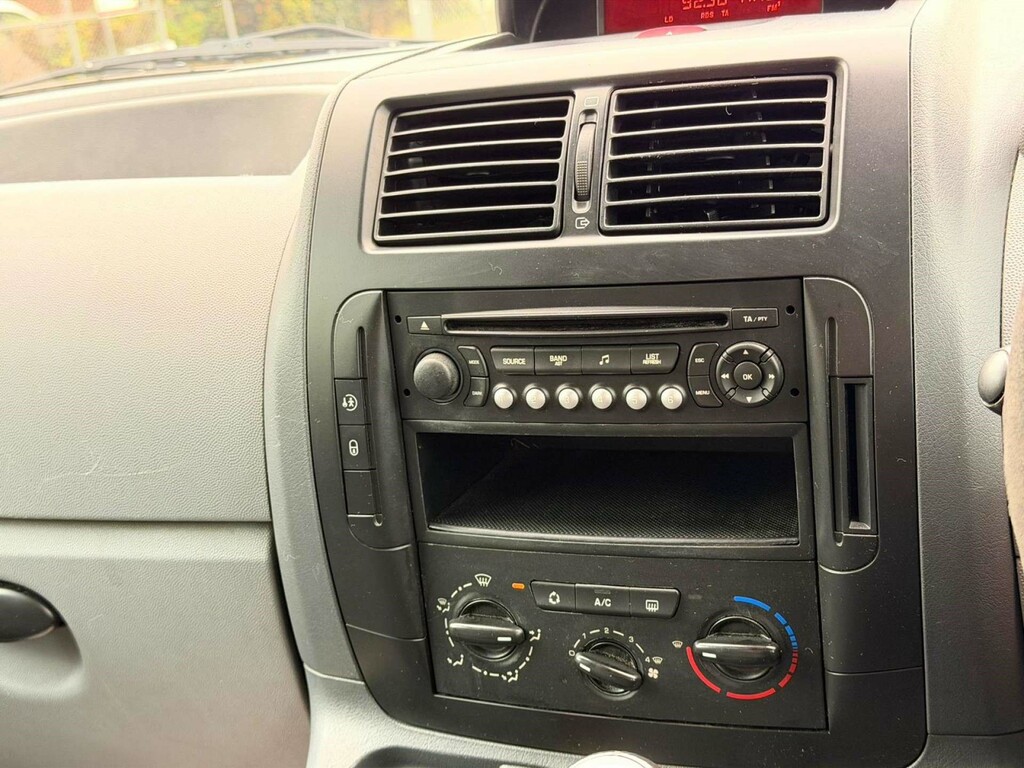 Citroen Dispatch Citroen Dispatch 1.6 1000 Hdi Panel Van Red #39