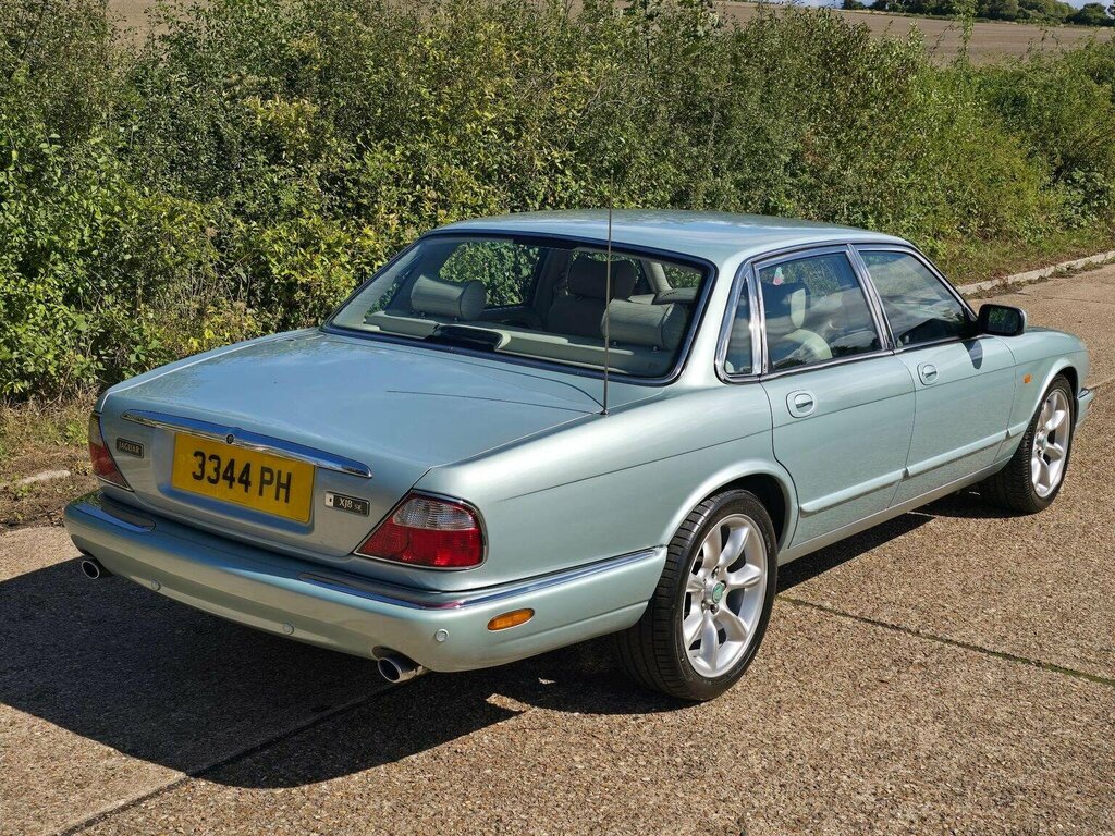 Jaguar XJ 2015 3.0 D V6 Portfolio 275 Bhp Grey #3