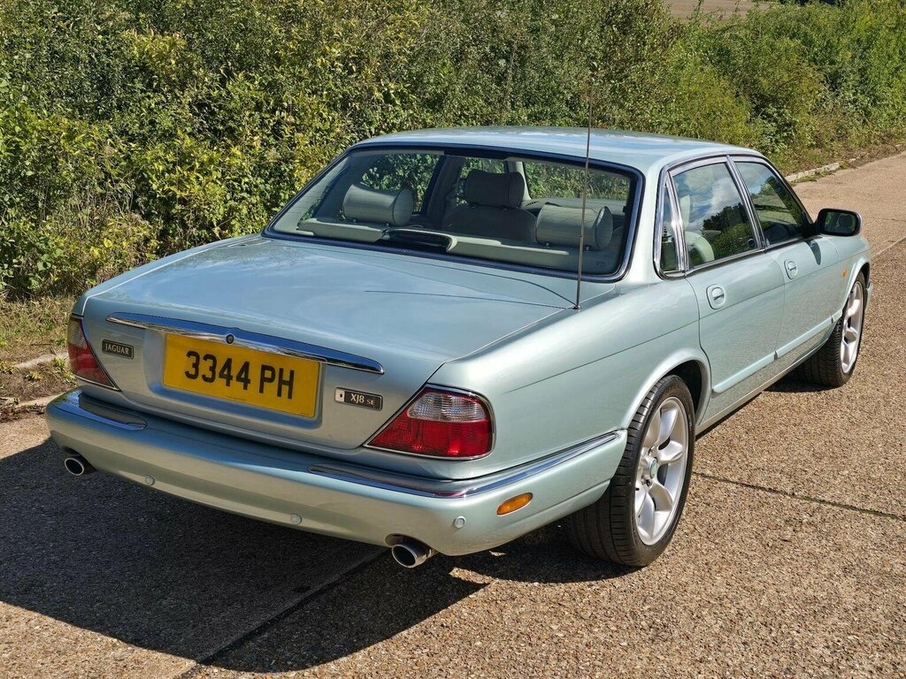 Jaguar XJ 2015 3.0 D V6 Portfolio 275 Bhp Grey #26