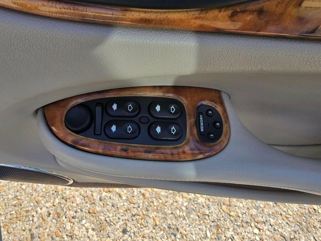 Jaguar XJ 2015 3.0 D V6 Portfolio 275 Bhp Grey #37
