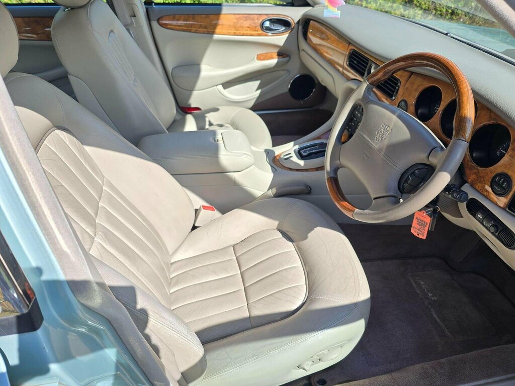 Jaguar XJ 2015 3.0 D V6 Portfolio 275 Bhp Grey #31