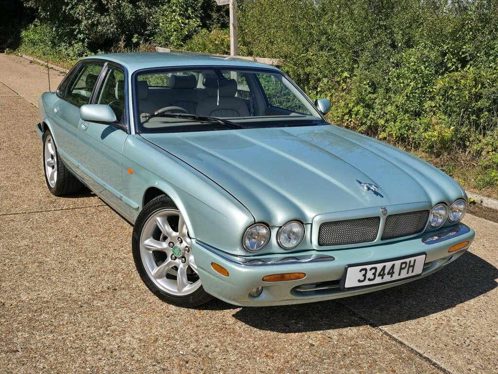 Jaguar XJ 2015 3.0 D V6 Portfolio 275 Bhp Grey #1