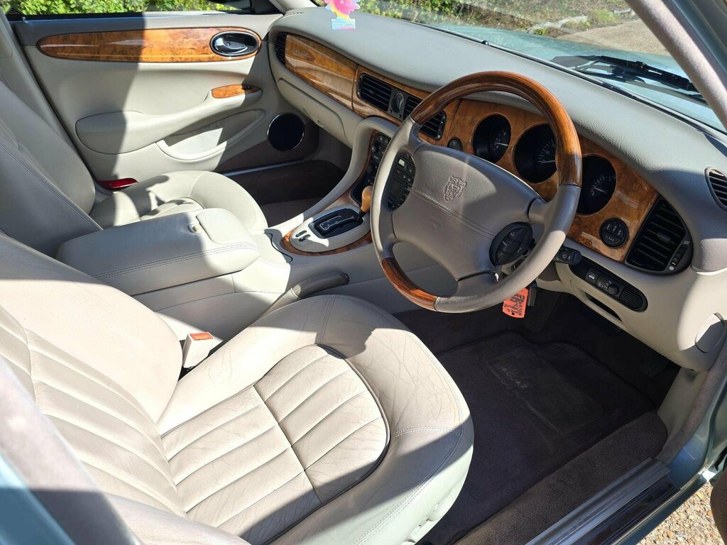 Jaguar XJ 2015 3.0 D V6 Portfolio 275 Bhp Grey #9