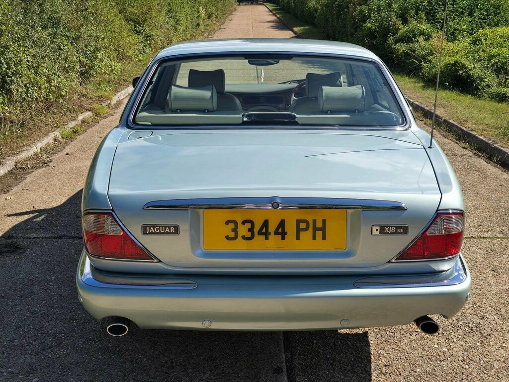 Jaguar XJ 2015 3.0 D V6 Portfolio 275 Bhp Grey #27