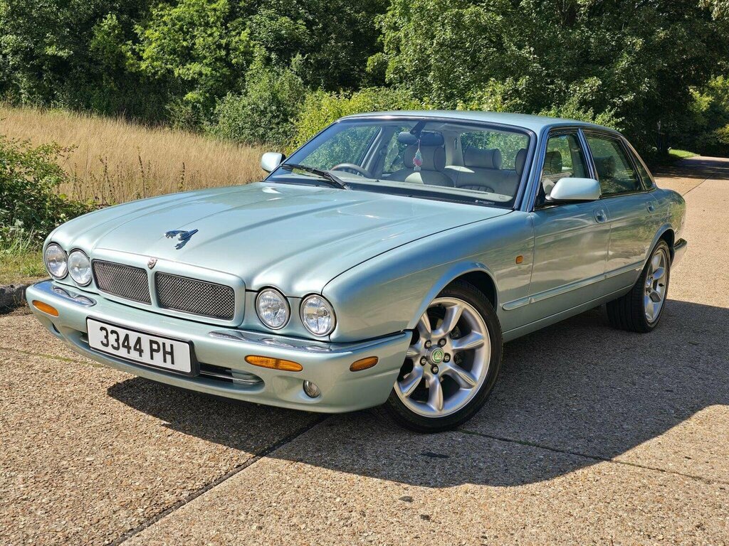 Jaguar XJ 2015 3.0 D V6 Portfolio 275 Bhp Grey #2