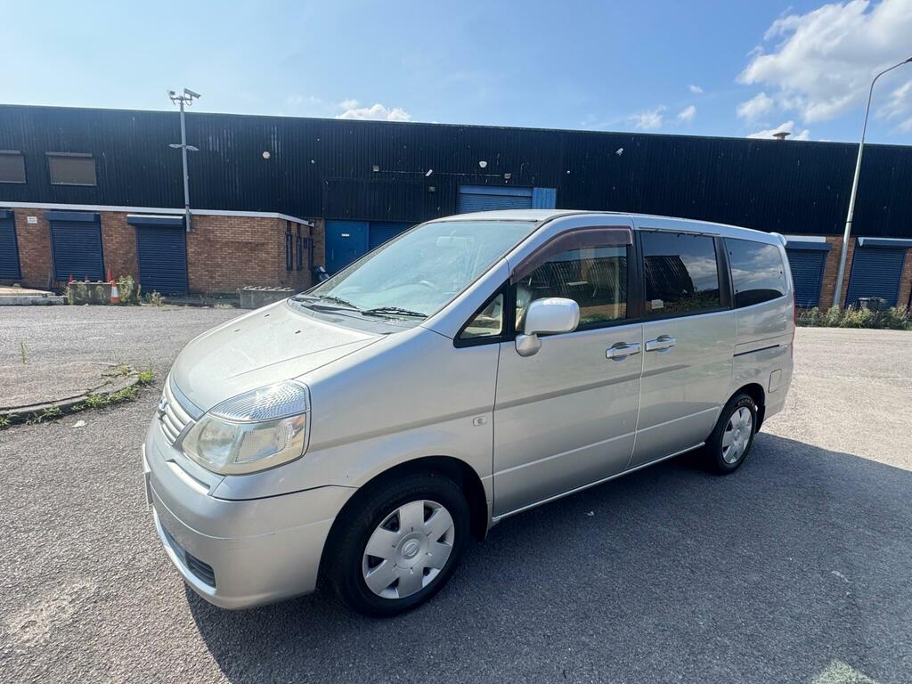 Nissan Serena 2.0 Highway Star 8 Seater Low Mil White #3